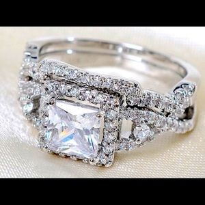 Beautifully set new wedding set.